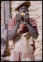 Expedition, Metzger: Man eating corn