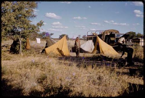 /Gishay setting up tents, seen from a distance