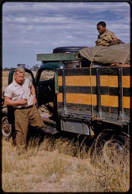 Theunis Berger and Dabe at an Expedition truck