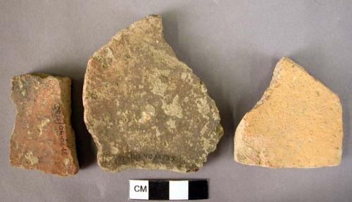 4 potsherds - "Urfirnis" ware