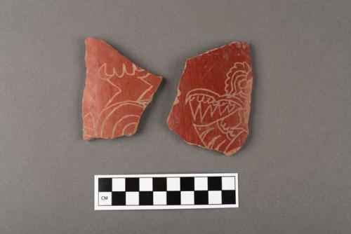 Polished red incised potsherds - Type IIc