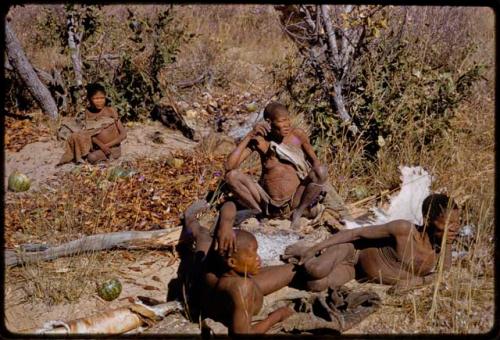 Oukwane, /Twikwe, Gai, and Oukabe sitting