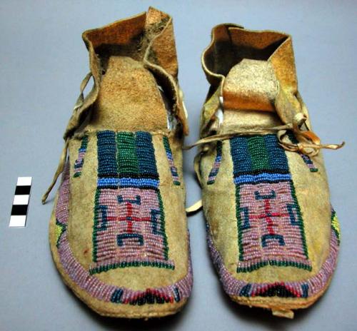 Pair of moccasins - beadwork