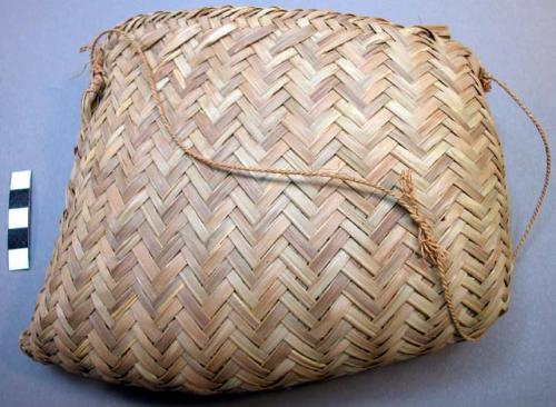 Square basketry bag with handle