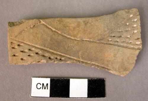 Rim potsherd-incised and pitted decoration