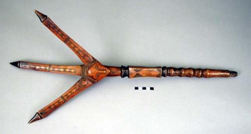 Chief's sceptre or arrow stand