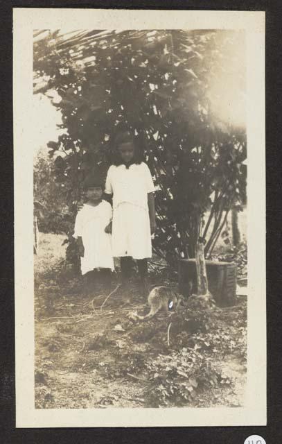 Guillermina and Louisa with an ant-bear