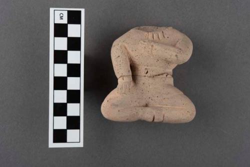 Fragmentary pottery figure, fragmentary- Archaic type