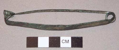 Fibula of bronze, ribbon bronze