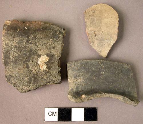 Rim potsherd; 4 potsherds - gray coarse ware