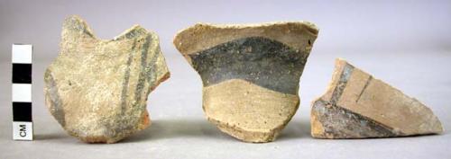 6 potsherds; 2 shoulder sherds; 1potsherd with handle fragment