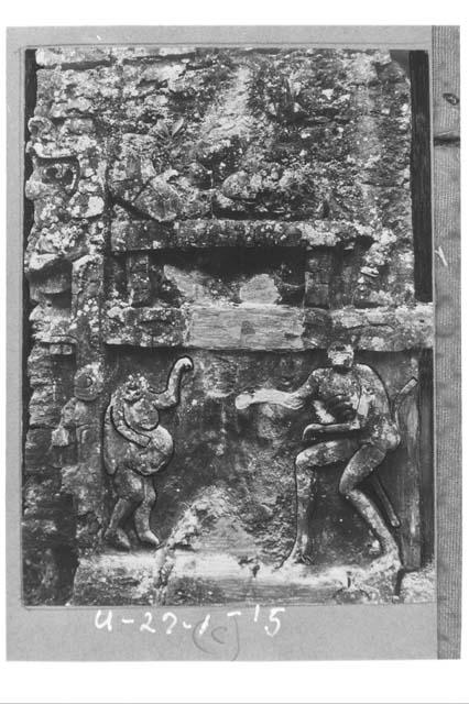 Wall figures, N. Side