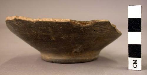 Pottery base fragment - argive minyan