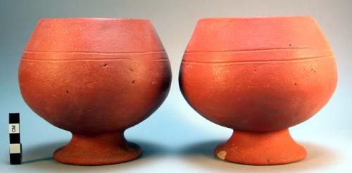 Vases, red