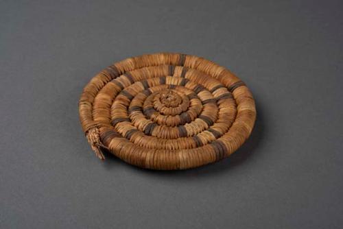 Small coiled basket plaque