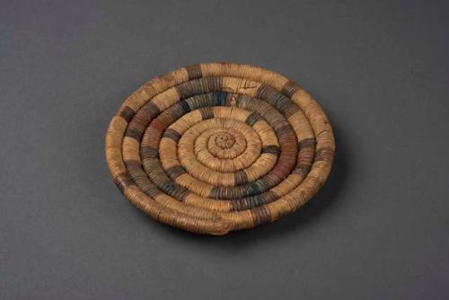 Small coiled basket plaque