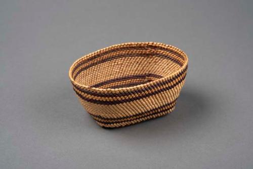 Small wrapped twine basket