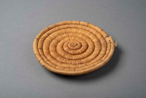 Coiled basket tray