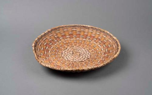 Wicker basket tray