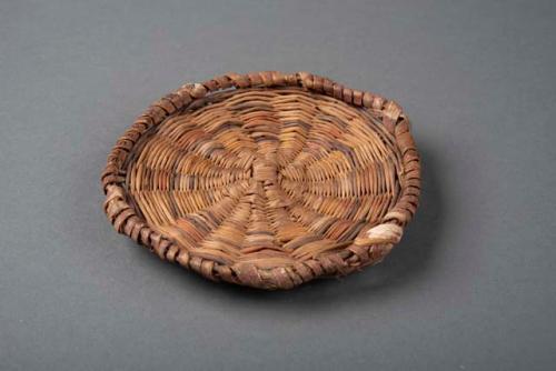 Wicker basket tray