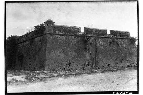 Campeche - ancient stone wall