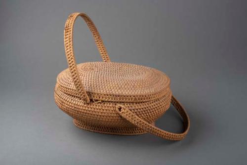 Miscellaneous baskets - for commercial uses, no real value to the +