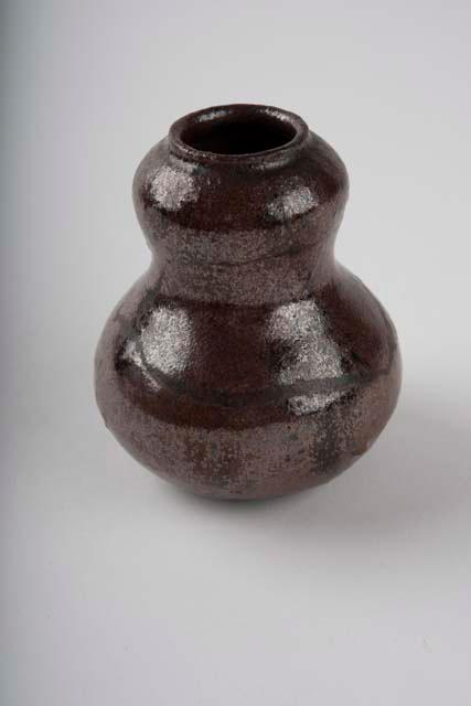 Earthen vase