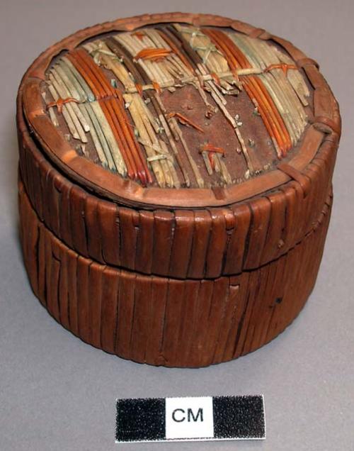 Quill ornamented box