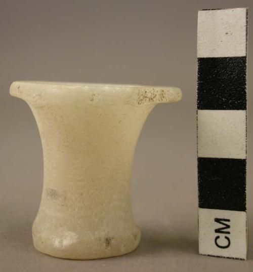 Kohl pot, alabaster