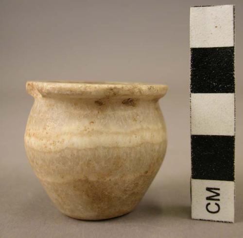 Kohl pot, alabaster