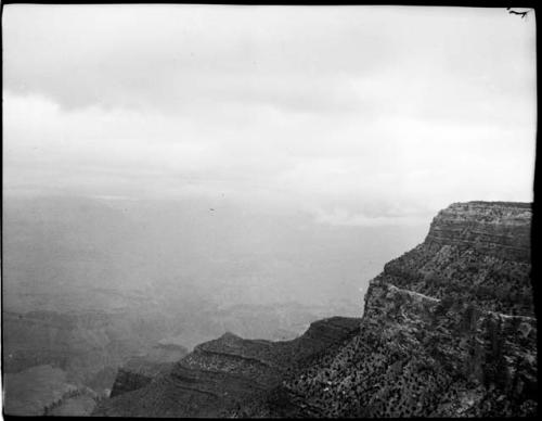 View from trail descending into Grand Canyon