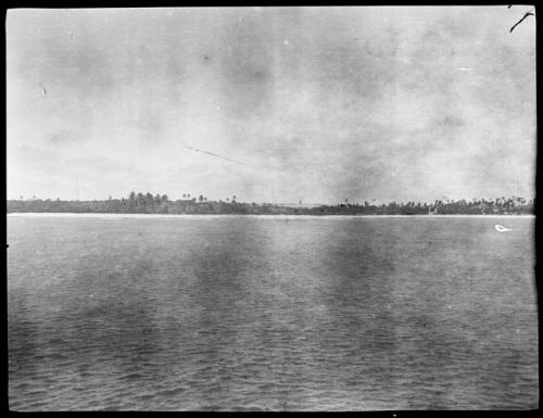 Tabuaeran (Fanning) Island, distant view