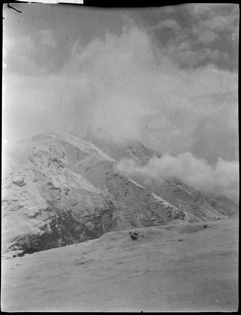 Mountains, view from town hill in Queenstown