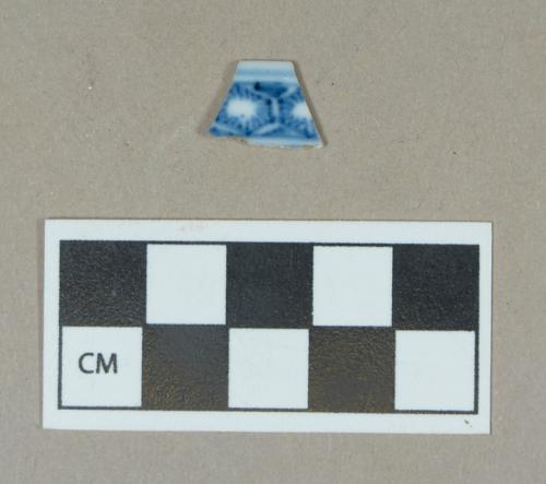 Ceramic, blue painted Chinese porcelain rim sherd