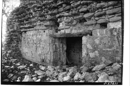 Etzna, Section of rear wall of outer chamber of 5th story showing method of roug