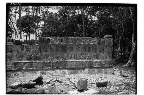 Platform of the Skulls, north end.