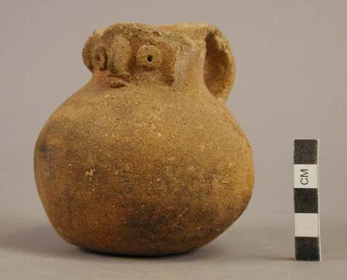 Pottery bowl with lug handle