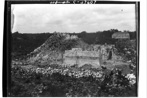 Temple of Wall Panels, general view from Caracol