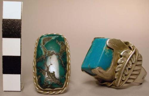 Ring, silver with a single, very high turquoise stone mounted on the bezel with