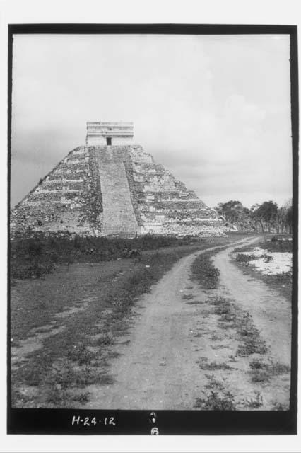 Castillo as seen from approach to Chichen