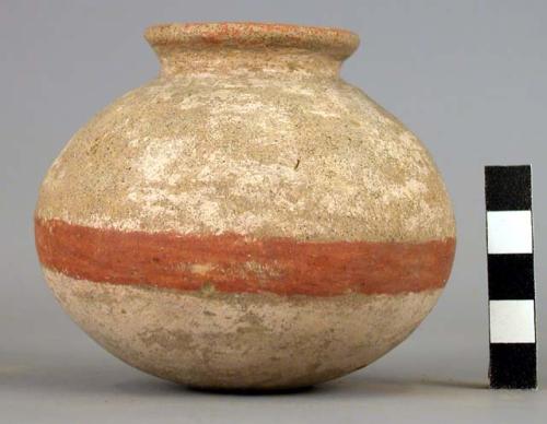 Smal pottery jar with constricted neck - Red Line ware