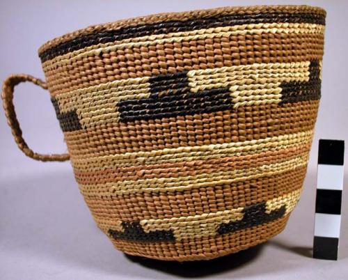 Basket, cup shape with handle