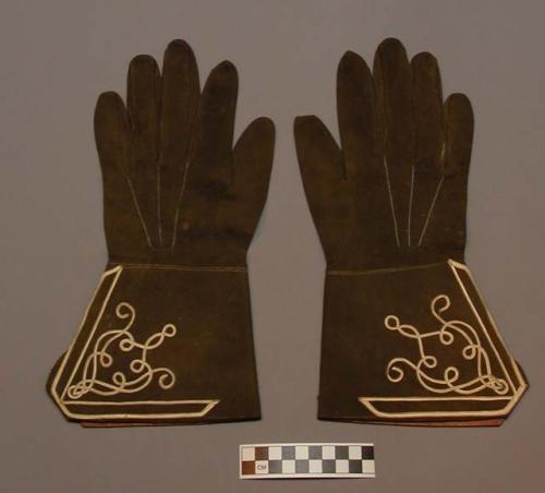 Pair mexican riding gloves