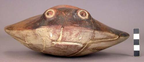 Pottery ray fish figure