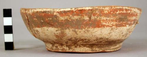 Painted earthen dish, with base