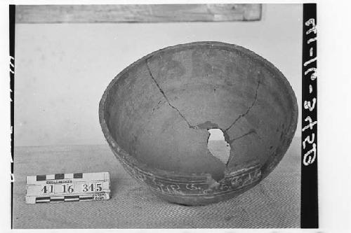 Incised Tripodal Pottery Bowl with Pisote Head Effigy Legs
