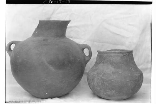 Z 199 = pottery jar, Z 273 = pottery bowl