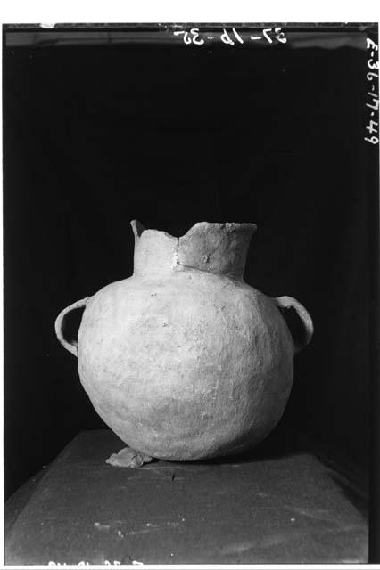 Z 179 - pottery jar