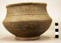 Profilated pottery bowl