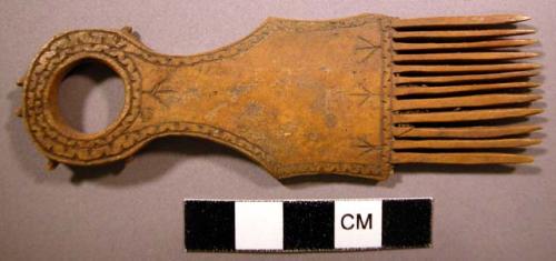 Antler comb-incised design